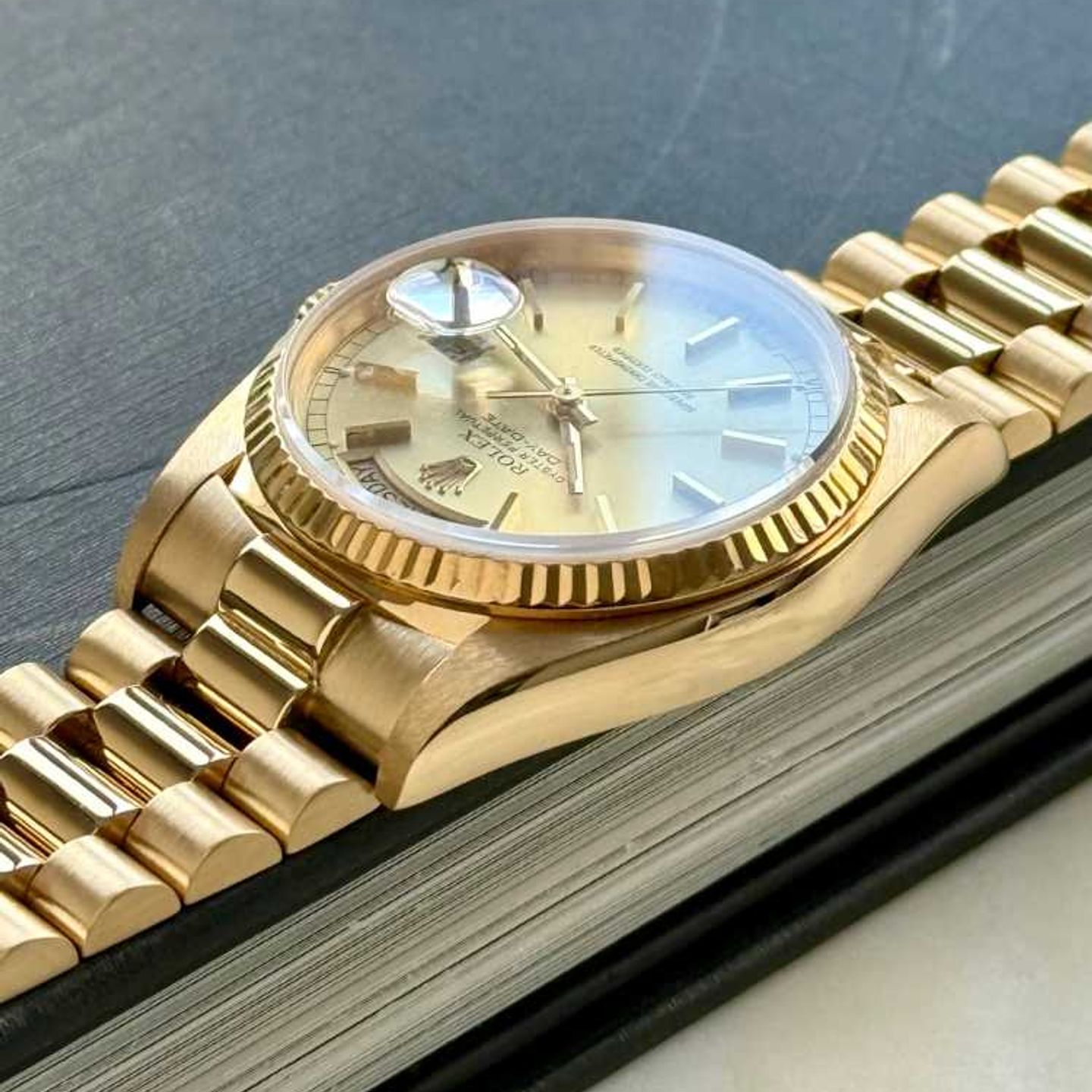 Rolex Day-Date 36 18038 (1979) - Gold dial 36 mm Yellow Gold case (7/8)