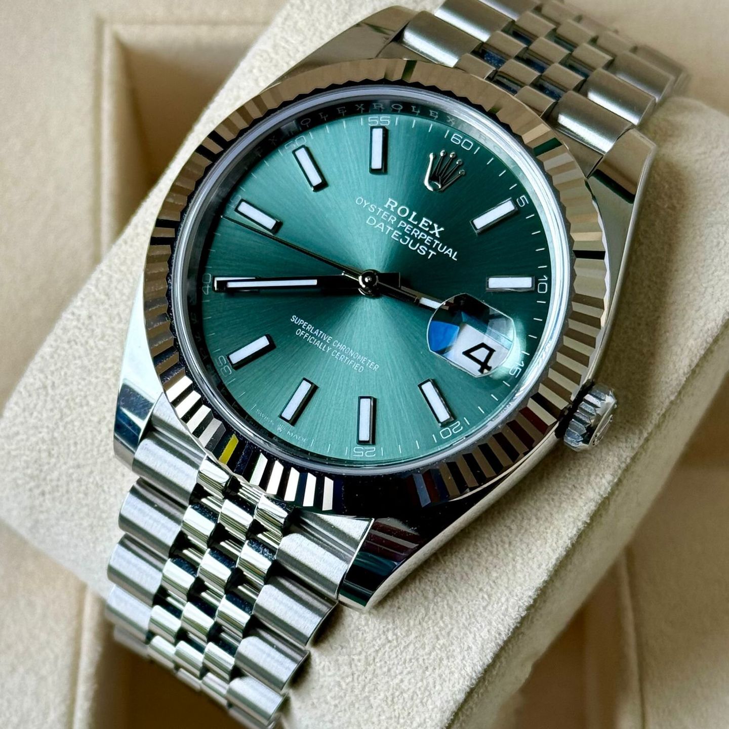 Rolex Datejust 41 126334 (2024) - Green dial 41 mm Steel case (3/6)