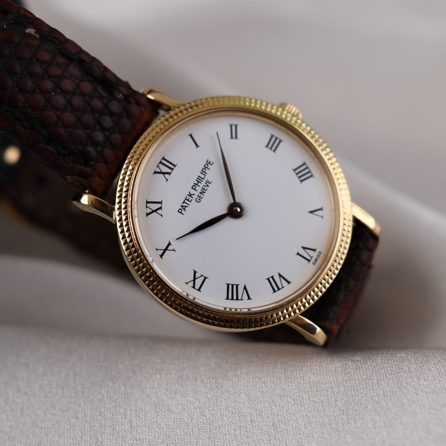 Patek Philippe Calatrava 4819 (1992) - White dial 26 mm Yellow Gold case (1/8)