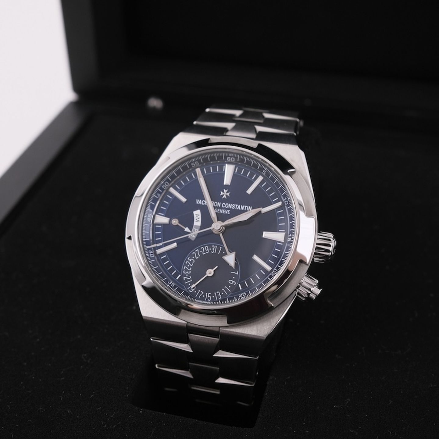 Vacheron Constantin Overseas Dual Time 7900V/110A-B334 - (2/8)