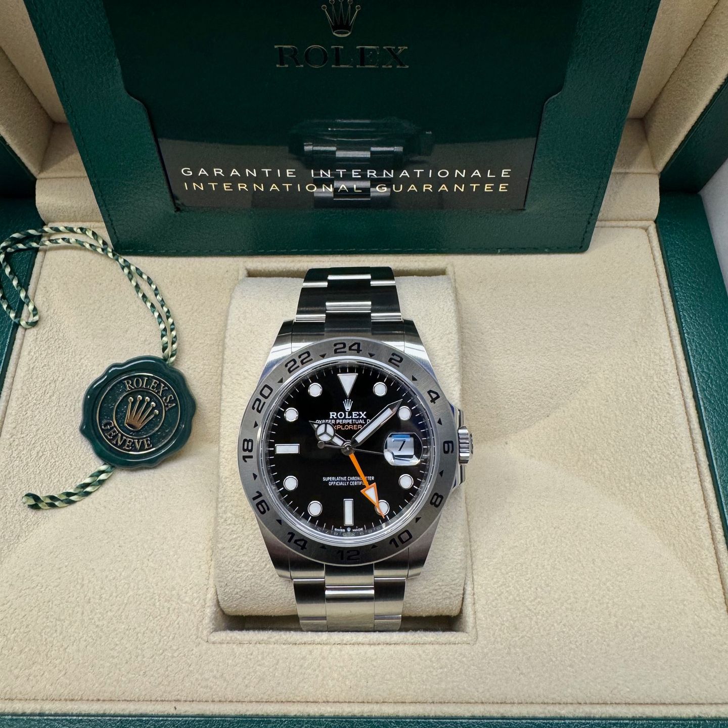 Rolex Explorer II 226570 (2024) - 42 mm Steel case (1/6)