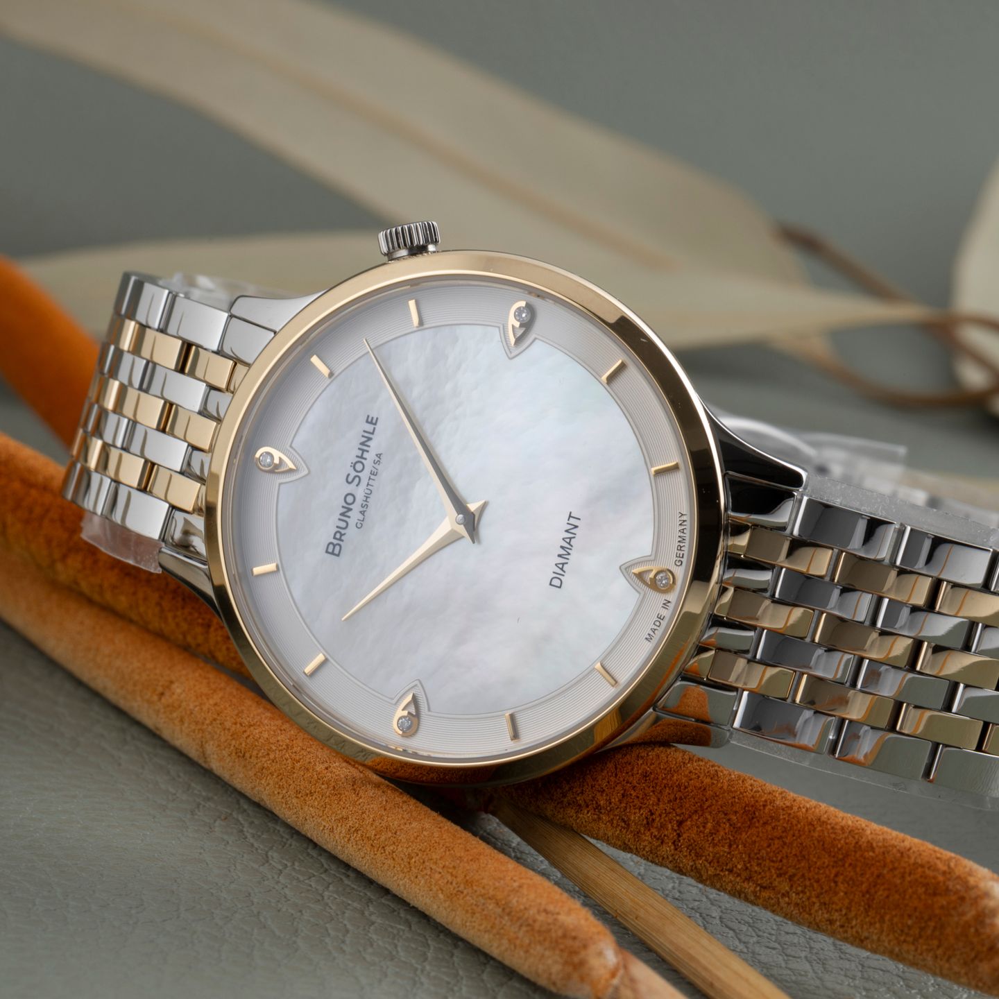 Bruno Söhnle Bologna 17-23213-292 (2025) - Wit wijzerplaat 35mm Goud/Staal (2/8)