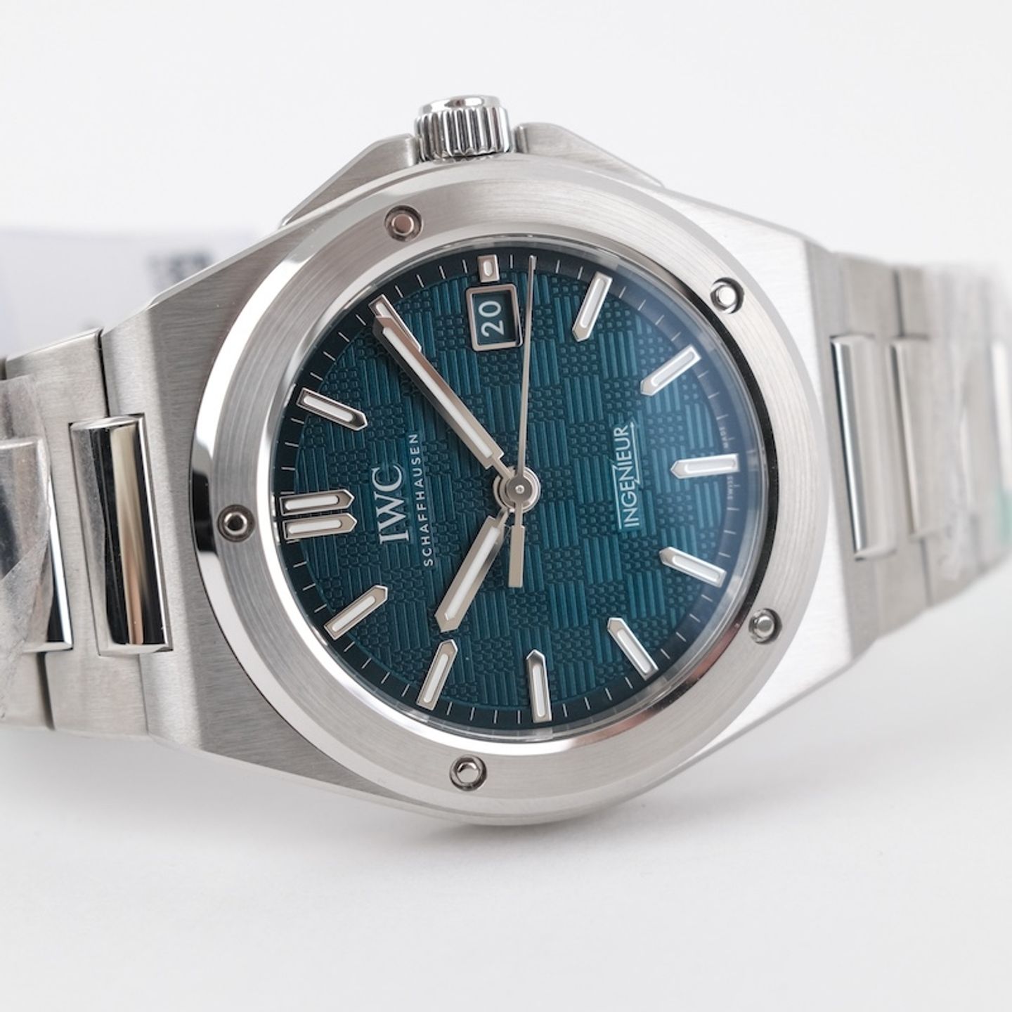 IWC Ingenieur Automatic IW328903 (2023) - Blue dial 40 mm Steel case (2/8)