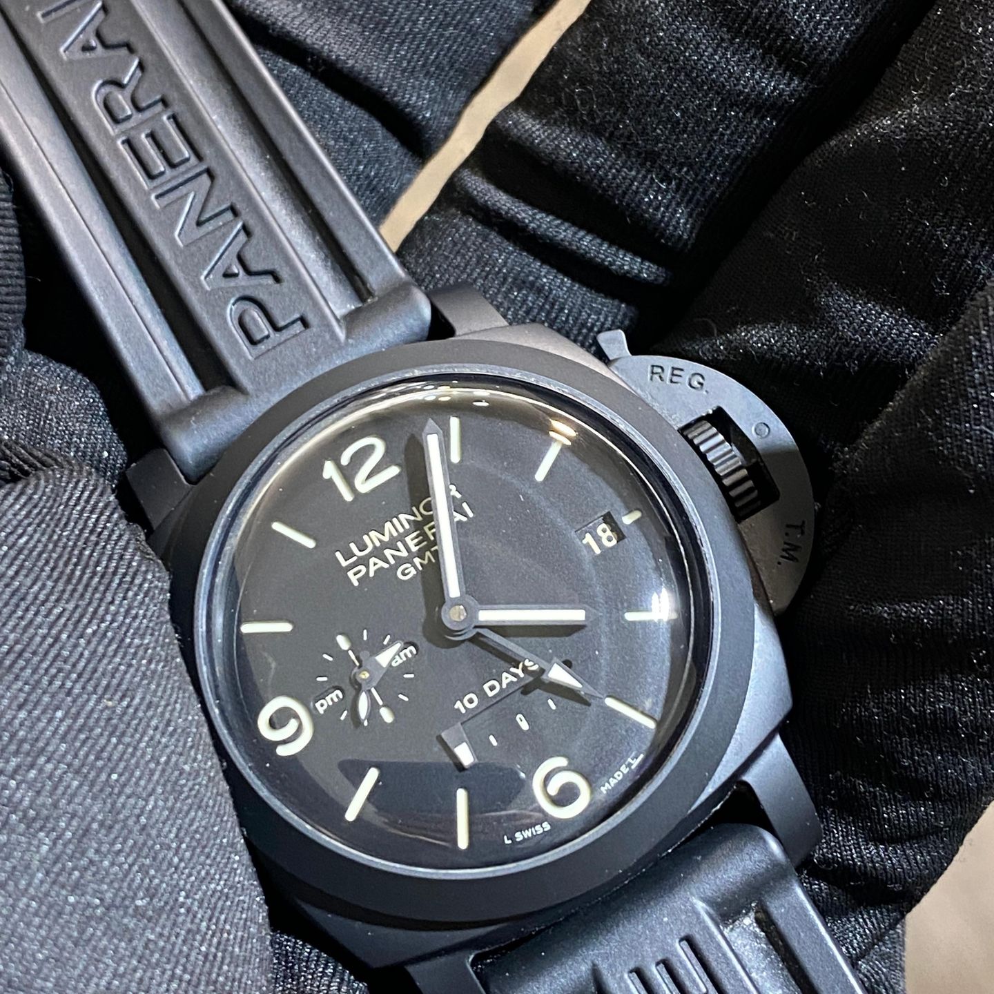 Panerai Luminor 1950 10 Days GMT PAM00335 (Onbekend (willekeurig serienummer)) - Zwart wijzerplaat 44mm Keramiek (1/1)