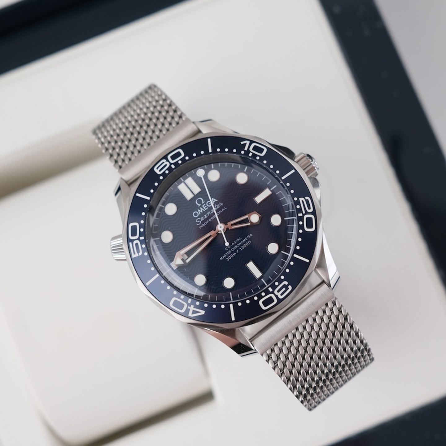 Omega Seamaster Diver 300 M 210.30.42.20.03.002 - (2/8)