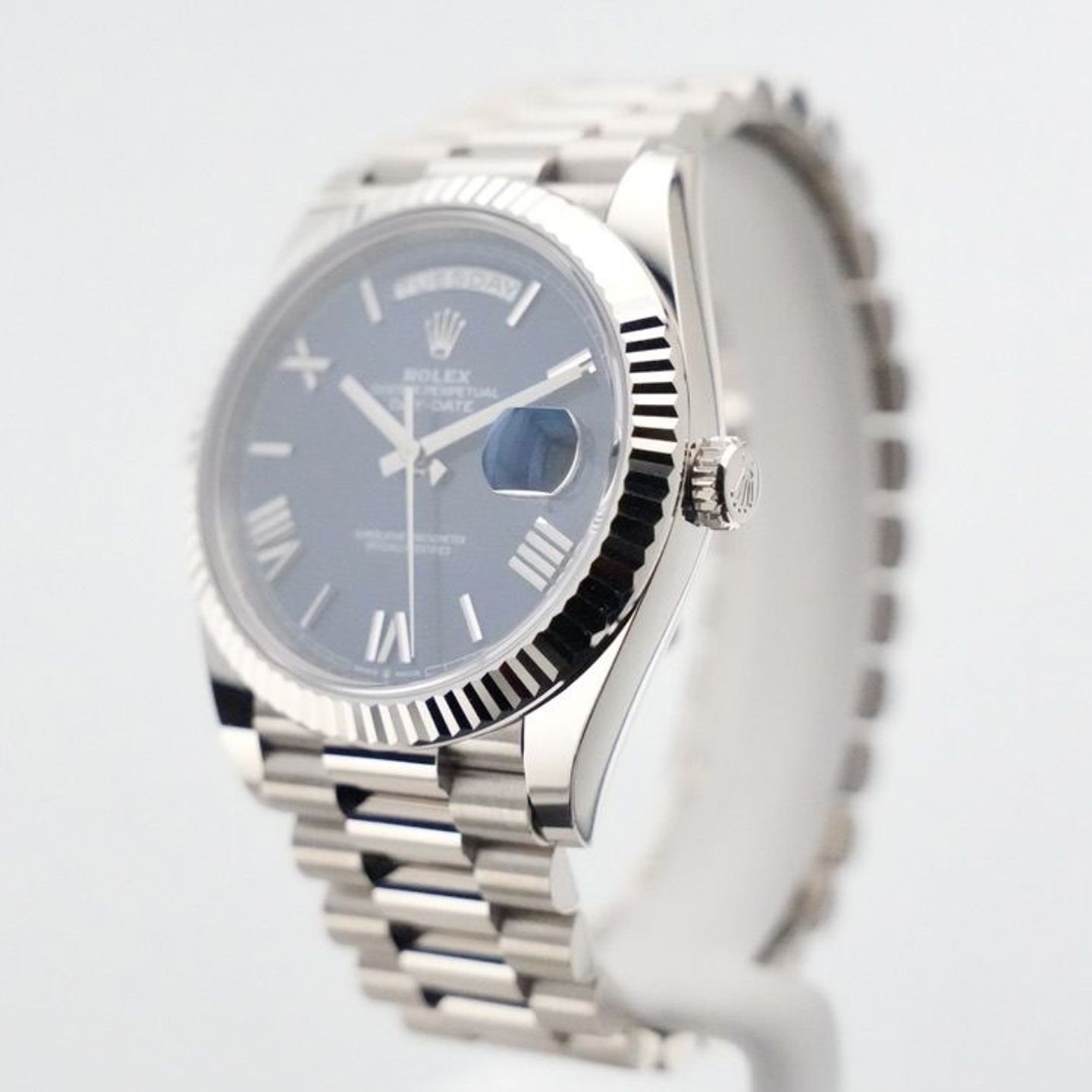 Rolex Day-Date 40 228239 (2021) - Blauw wijzerplaat 40mm Witgoud (2/8)