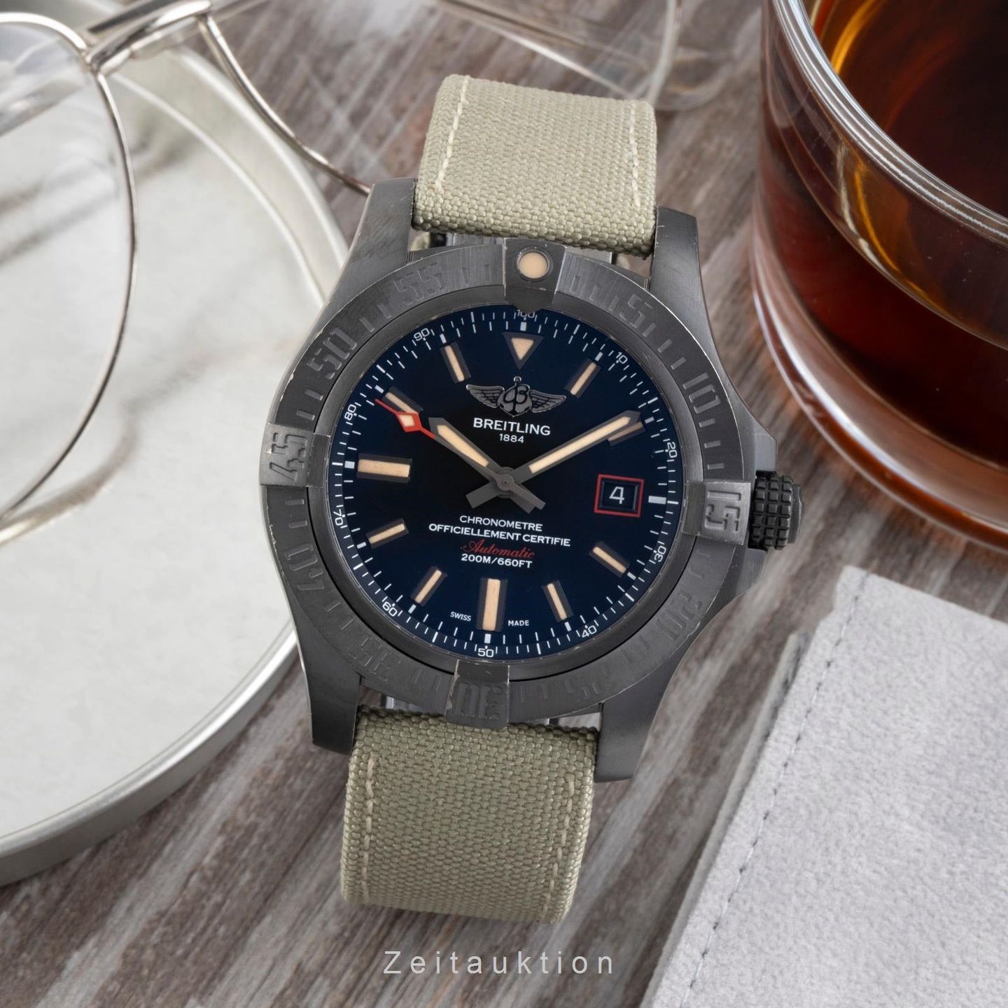 Breitling Avenger Blackbird 44 V1731110/BD74 (Unknown (random serial)) - Black dial 44 mm Titanium case (3/8)
