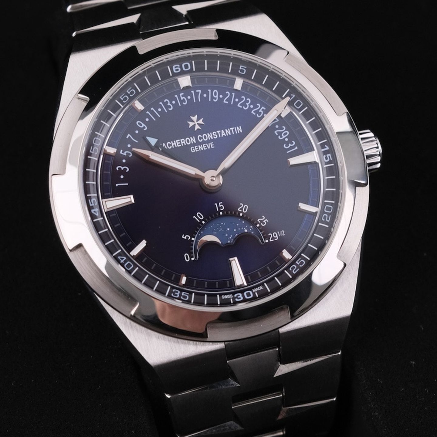Vacheron Constantin Overseas 4000V/210A-B911 (2024) - Blue dial 41 mm Steel case (2/8)