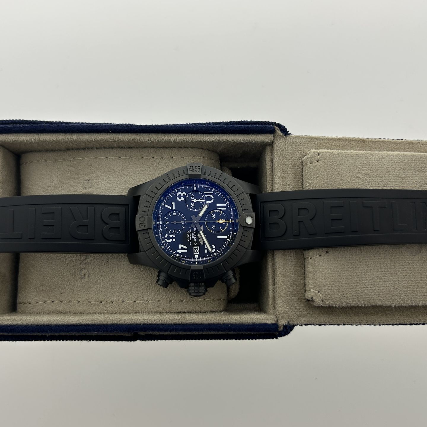 Breitling Avenger V13317 - (8/8)