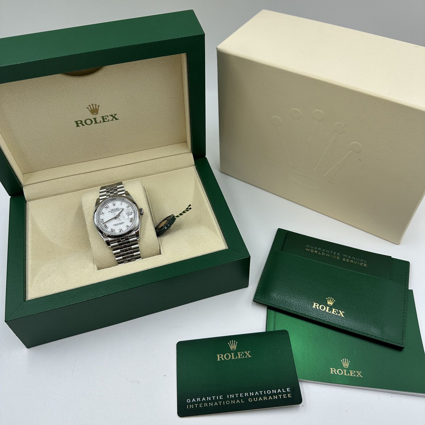 Rolex Datejust 36 126200 (2024) - Wit wijzerplaat 36mm Staal (2/8)