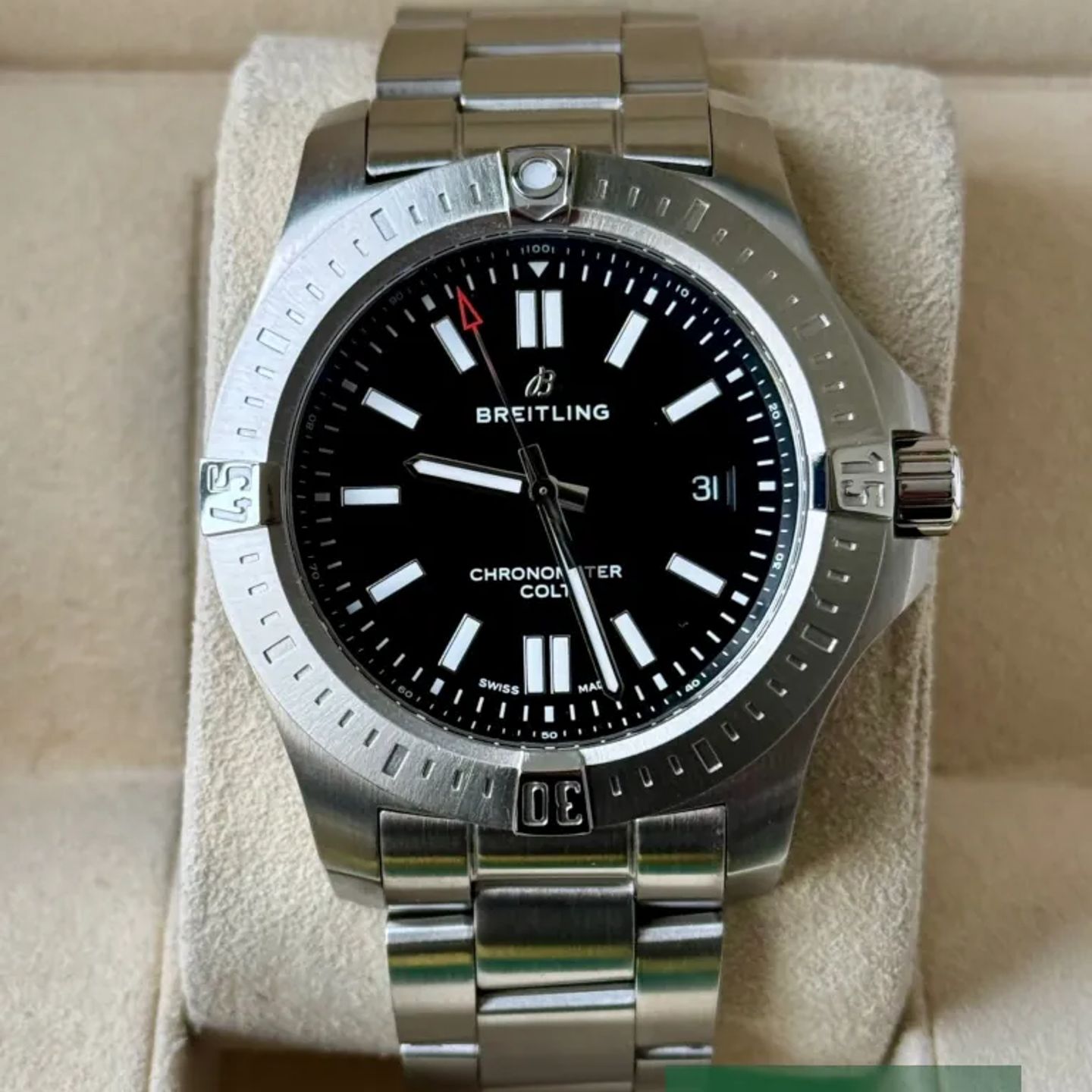 Breitling Colt A17388 (2019) - 44 mm Steel case (2/7)