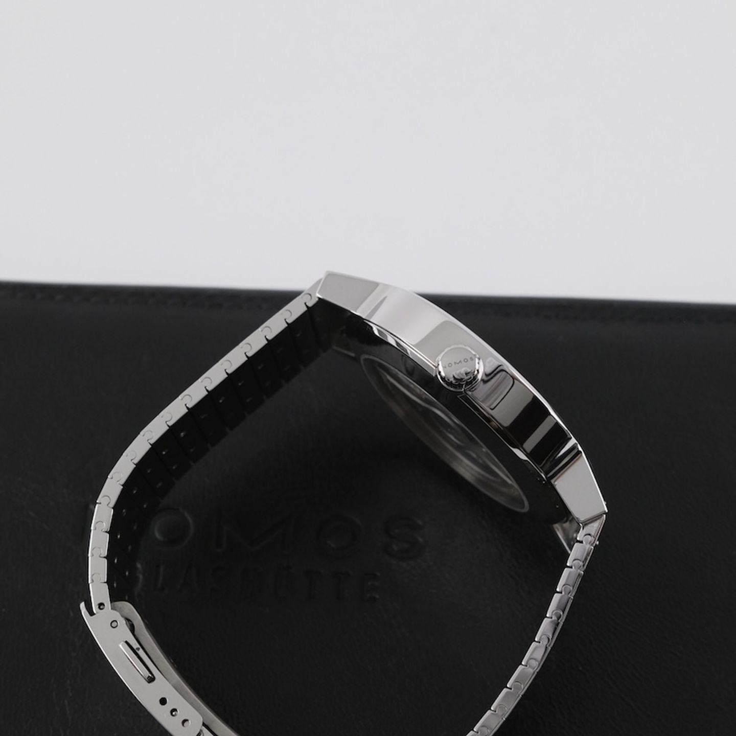 NOMOS Autobahn 1302 - (6/8)