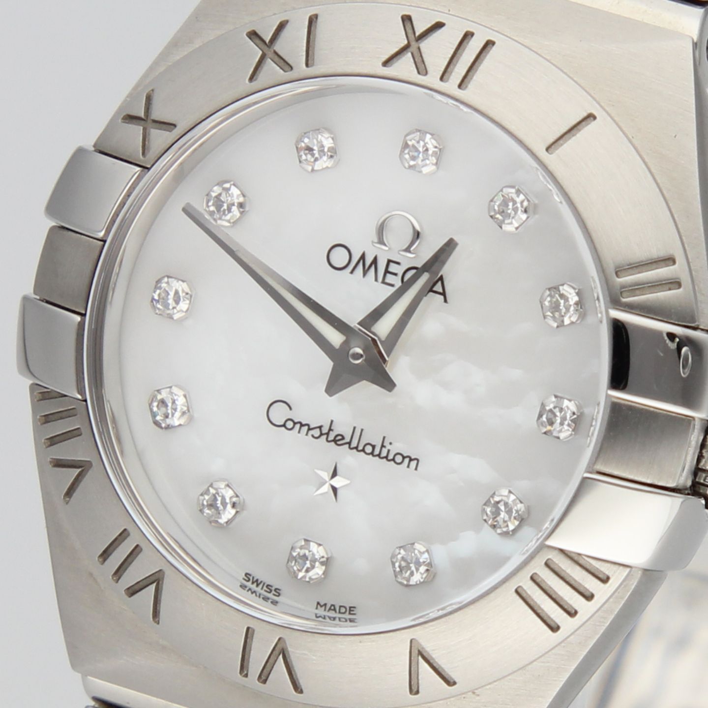 Omega Constellation Quartz 123.10.24.60.55.001 (2020) - Pearl dial 24 mm Steel case (5/8)