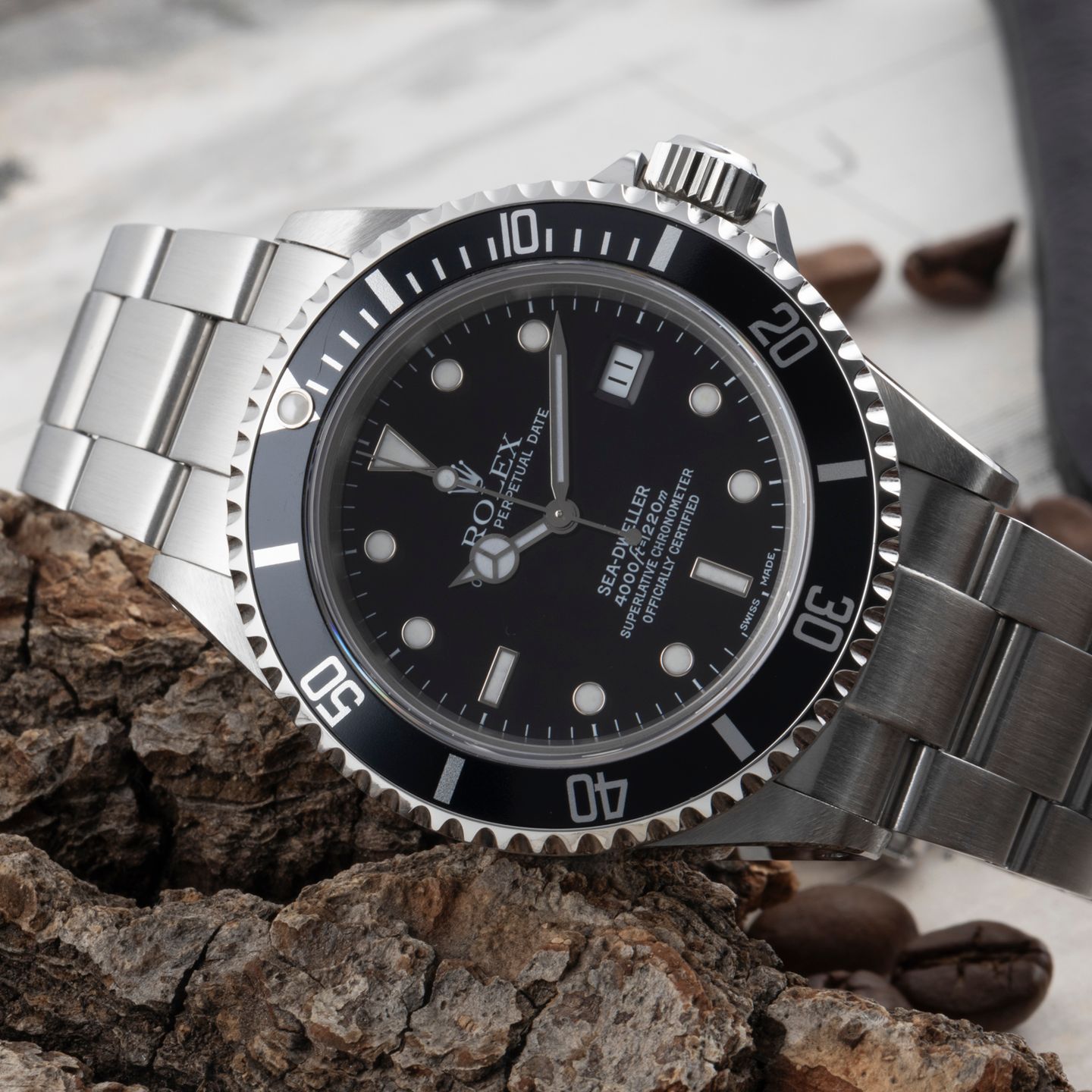 Rolex Sea-Dweller 4000 16600 - (2/8)