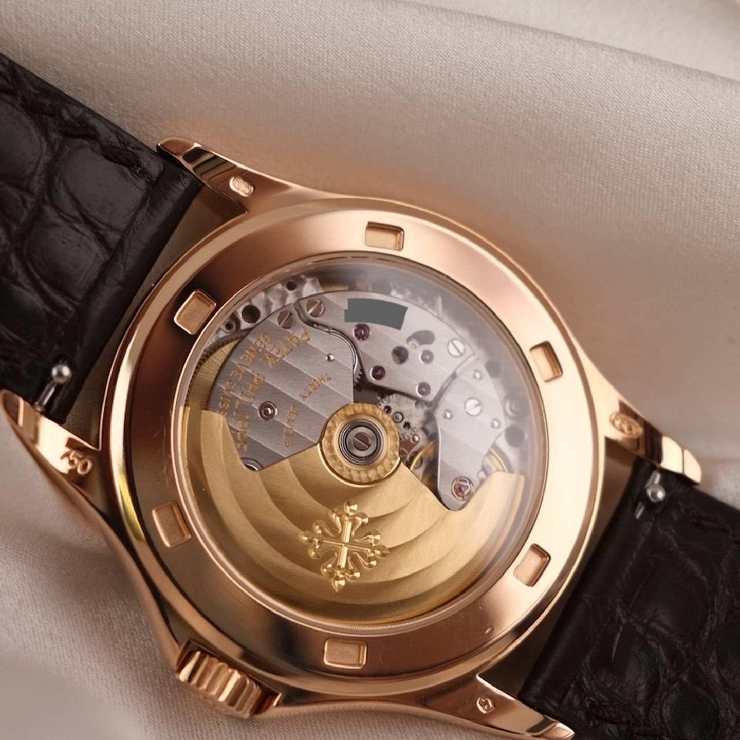 Patek Philippe Calatrava 5117R (2006) - White dial 38 mm Rose Gold case (4/8)