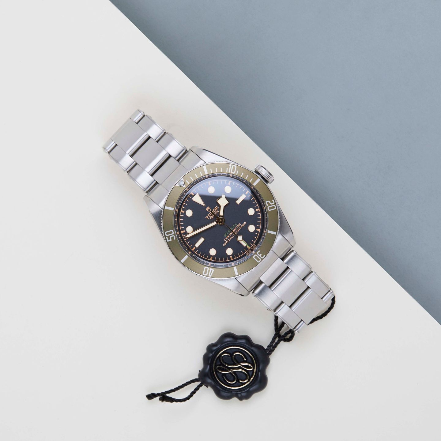 Tudor Black Bay 79230G (2022) - Black dial 41 mm Steel case (2/8)