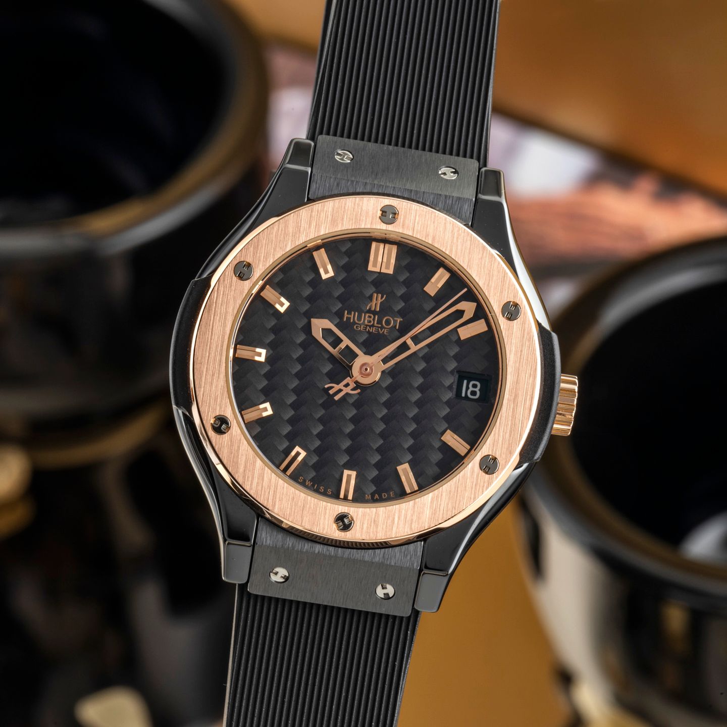 Hublot Classic Fusion Quartz 581.CO.1780.RX (2016) - Black dial 33 mm Rose Gold case (3/8)