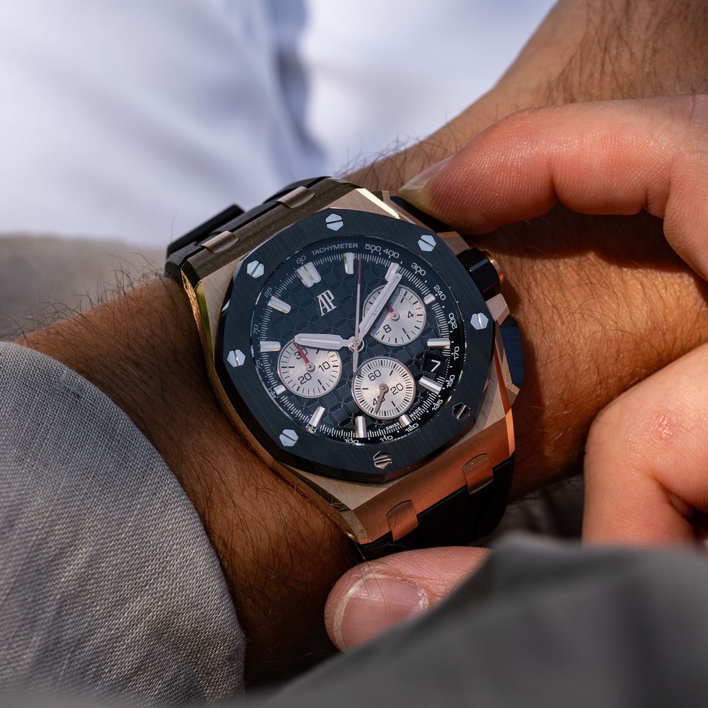 Audemars Piguet Royal Oak Offshore Chronograph 26420RO.OO.A002CA.01 (2024) - Black dial 43 mm Rose Gold case (2/8)