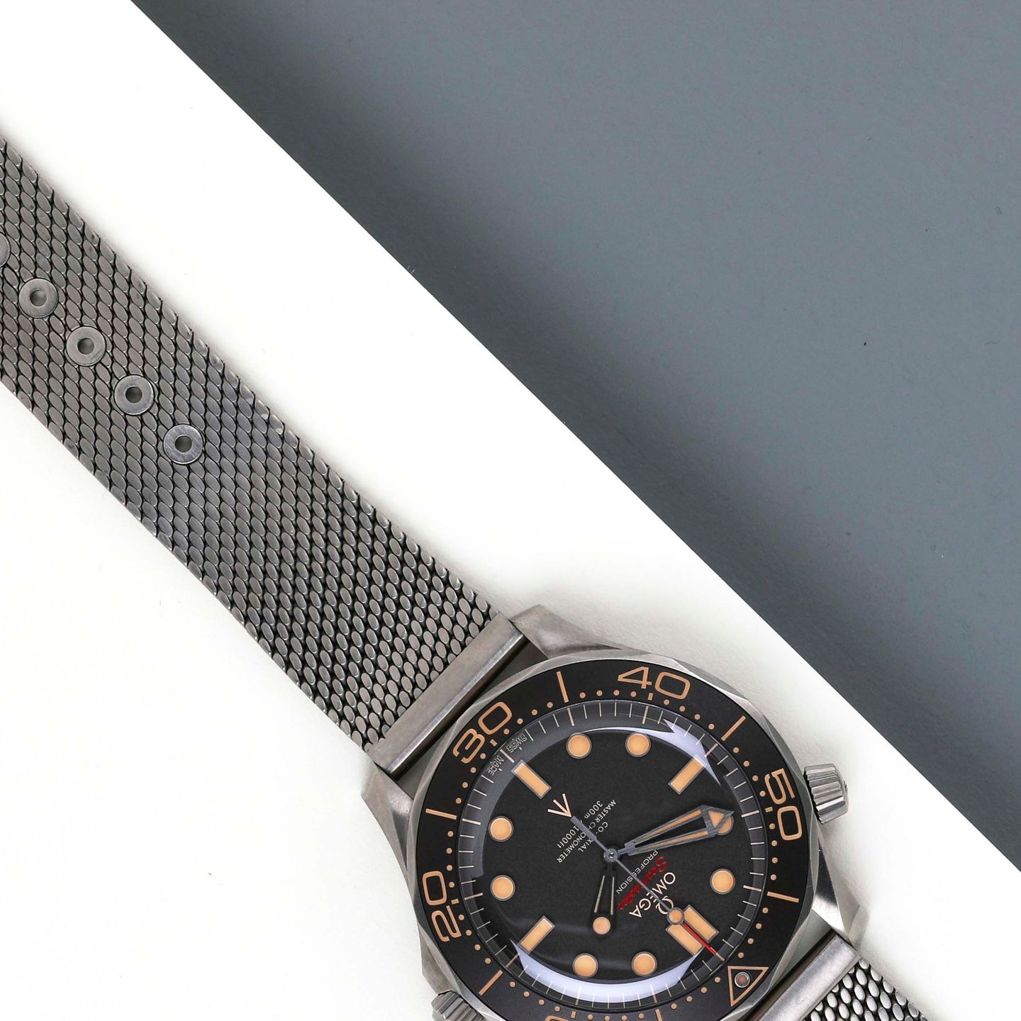 Omega Seamaster Diver 300 M 210.90.42.20.01.001 (2022) - Brown dial 42 mm Titanium case (4/8)