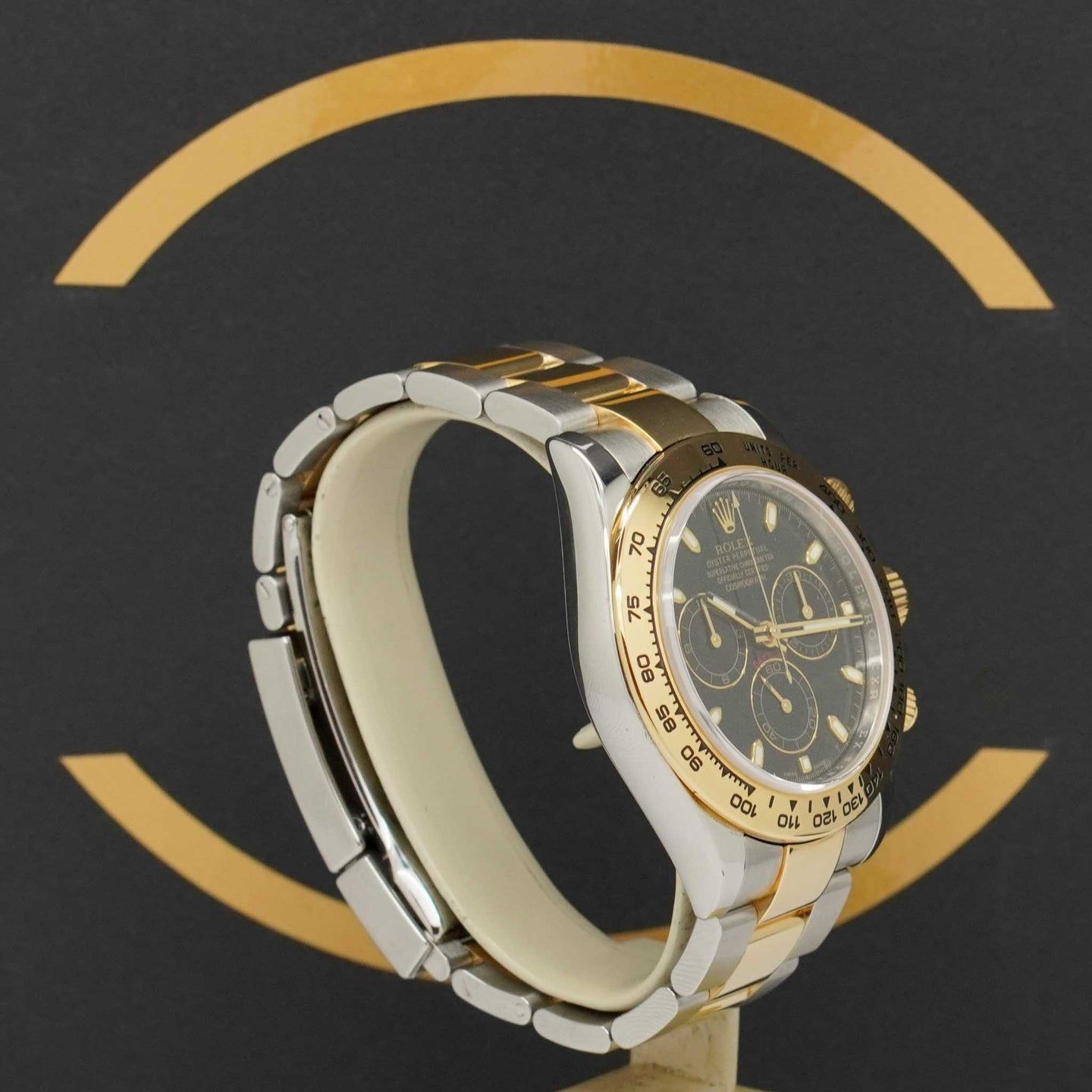 Rolex Daytona 116503 (2017) - Black dial 40 mm Gold/Steel case (2/7)