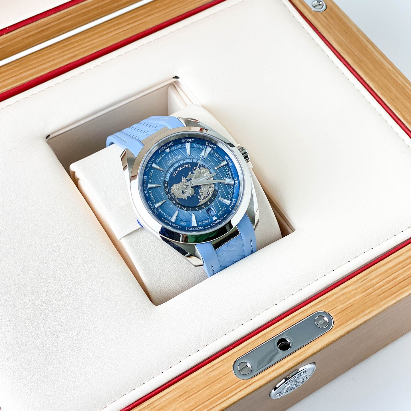 Omega Seamaster Aqua Terra 220.12.43.22.03.002 (2024) - Blue dial 43 mm Steel case (2/4)