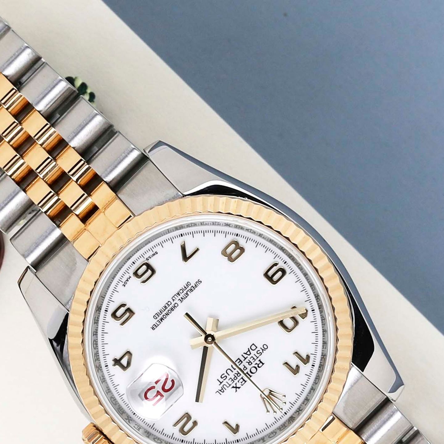 Rolex Datejust 36 116233 (2008) - White dial 36 mm Gold/Steel case (4/8)