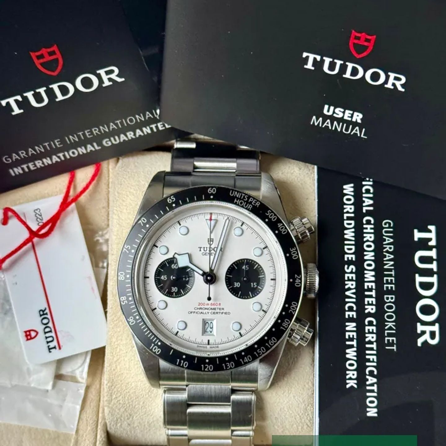 Tudor Black Bay Chrono 79360N (2023) - White dial 41 mm Steel case (7/7)