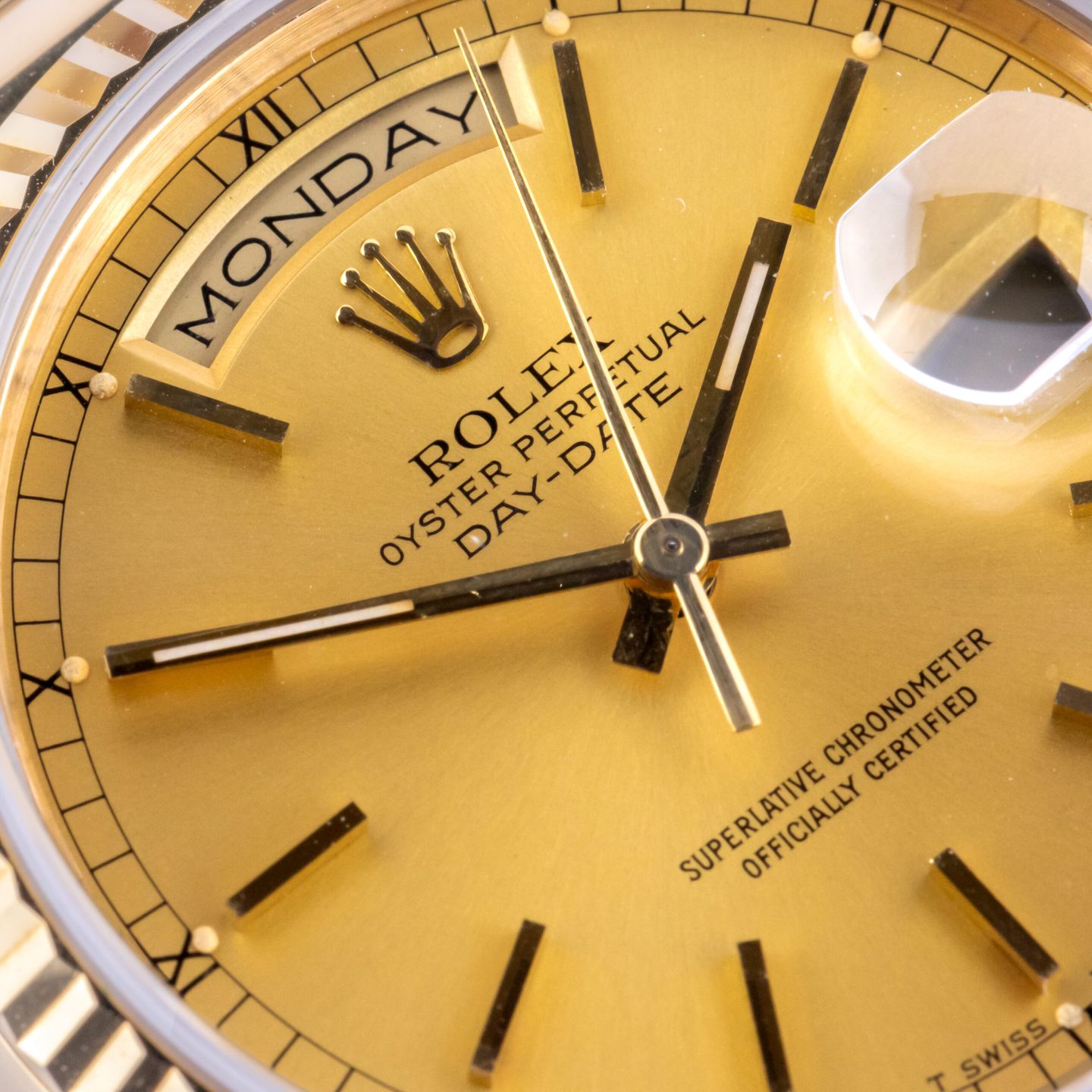 Rolex Day-Date 36 18238 (1988) - Champagne dial 36 mm Yellow Gold case (2/7)