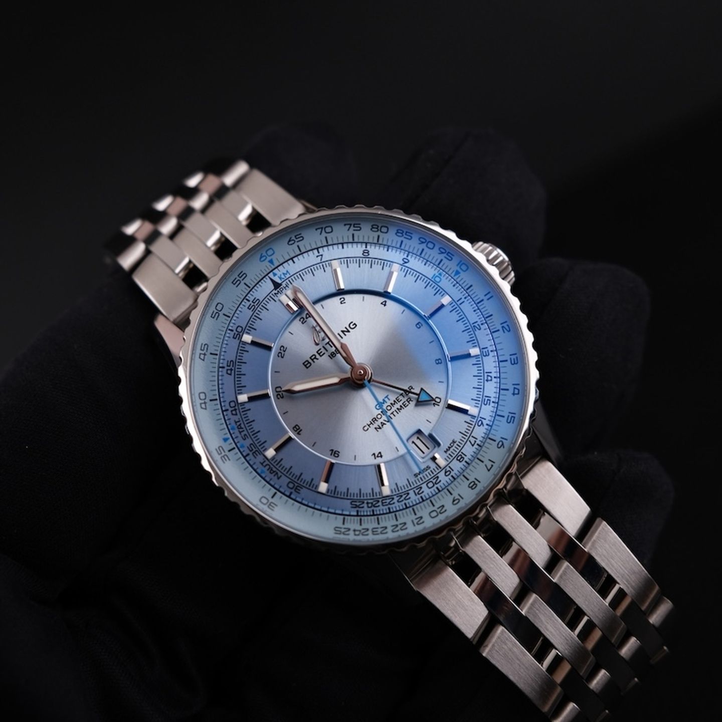 Breitling Navitimer GMT A32310171C1A1 (2024) - Blue dial 41 mm Steel case (3/8)