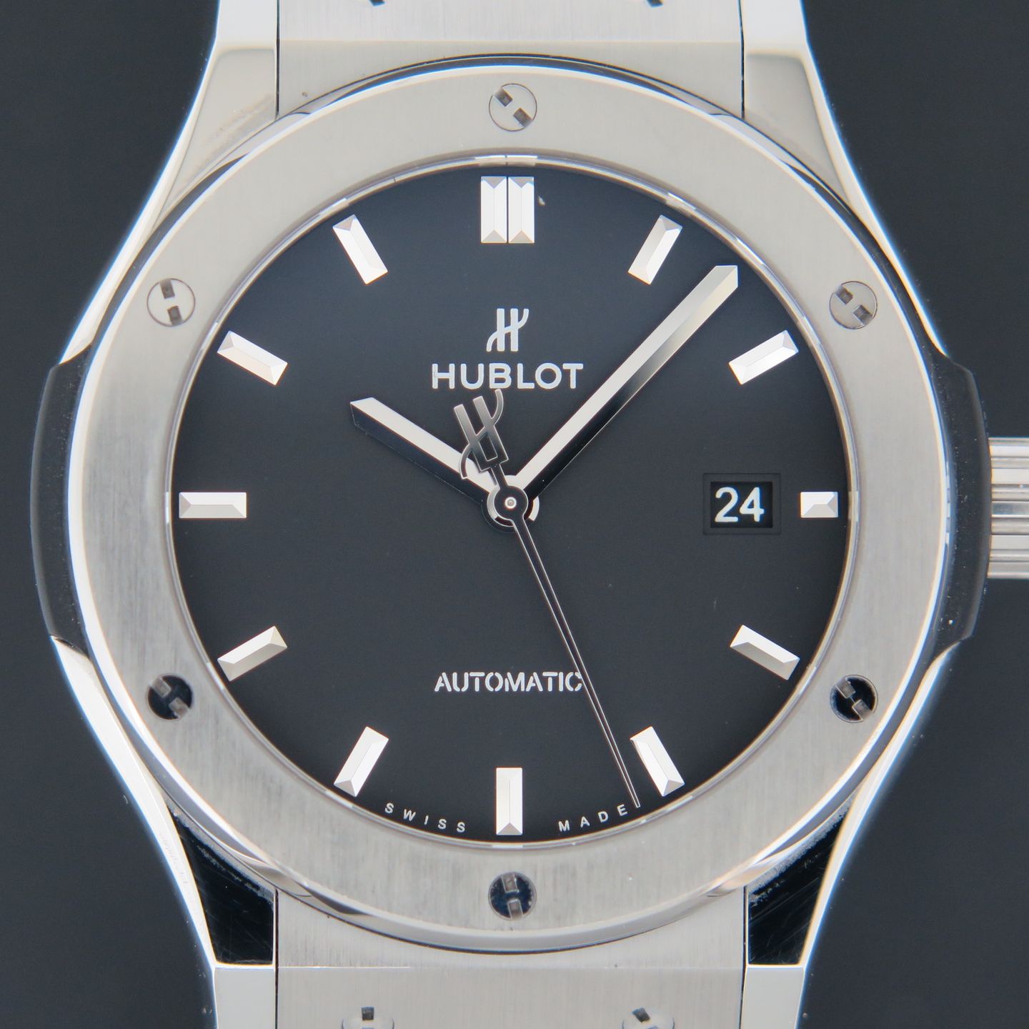 Hublot Classic Fusion 542.NX.1171.RX (2020) - Black dial 42 mm Titanium case (2/6)