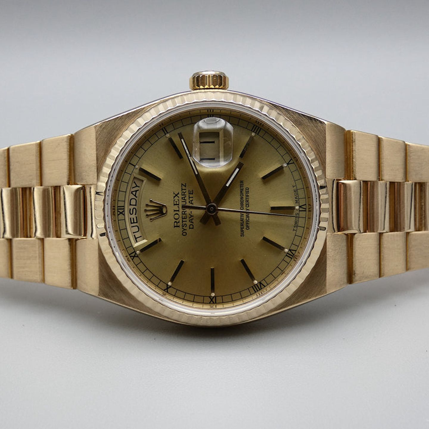Rolex Day-Date Oysterquartz 19018 (1986) - Gold dial 36 mm Yellow Gold case (4/4)