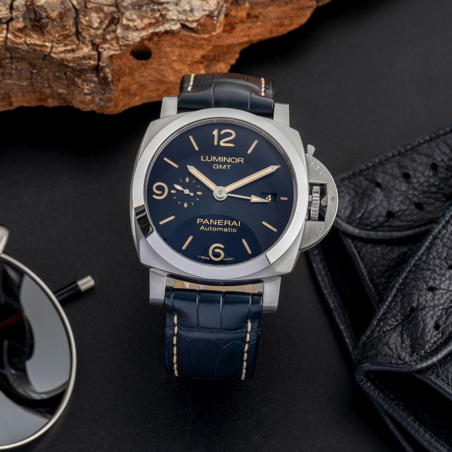 Panerai Luminor 1950 3 Days GMT Automatic PAM01033 (Unknown (random serial)) - Blue dial 44 mm Steel case (1/8)
