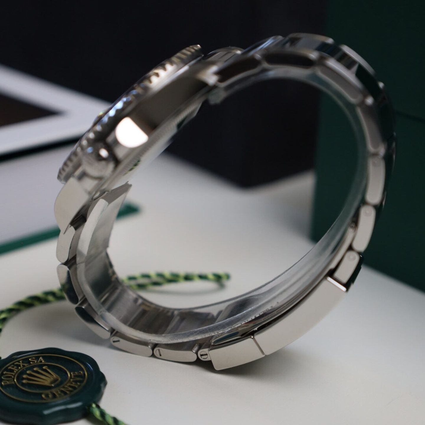 Rolex GMT-Master II 126710GRNR (2025) - Black dial 40 mm Steel case (28/32)