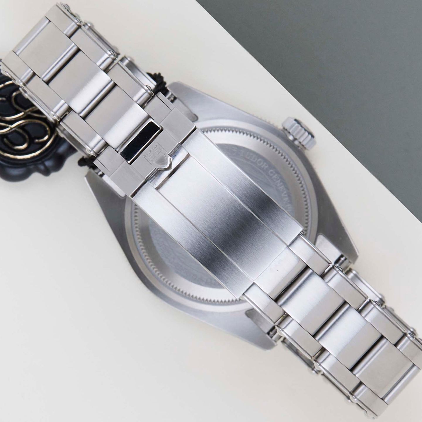 Tudor Black Bay 7941A1A0NU (2026) - Black dial 41 mm Steel case (6/8)