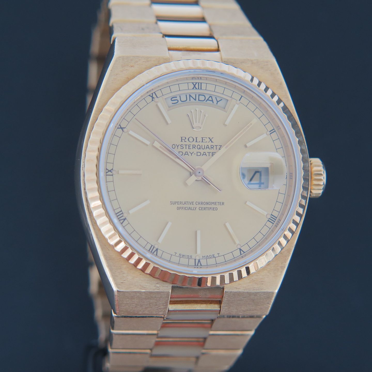 Rolex Day-Date Oysterquartz 19018 (1982) - 36 mm Yellow Gold case (4/5)