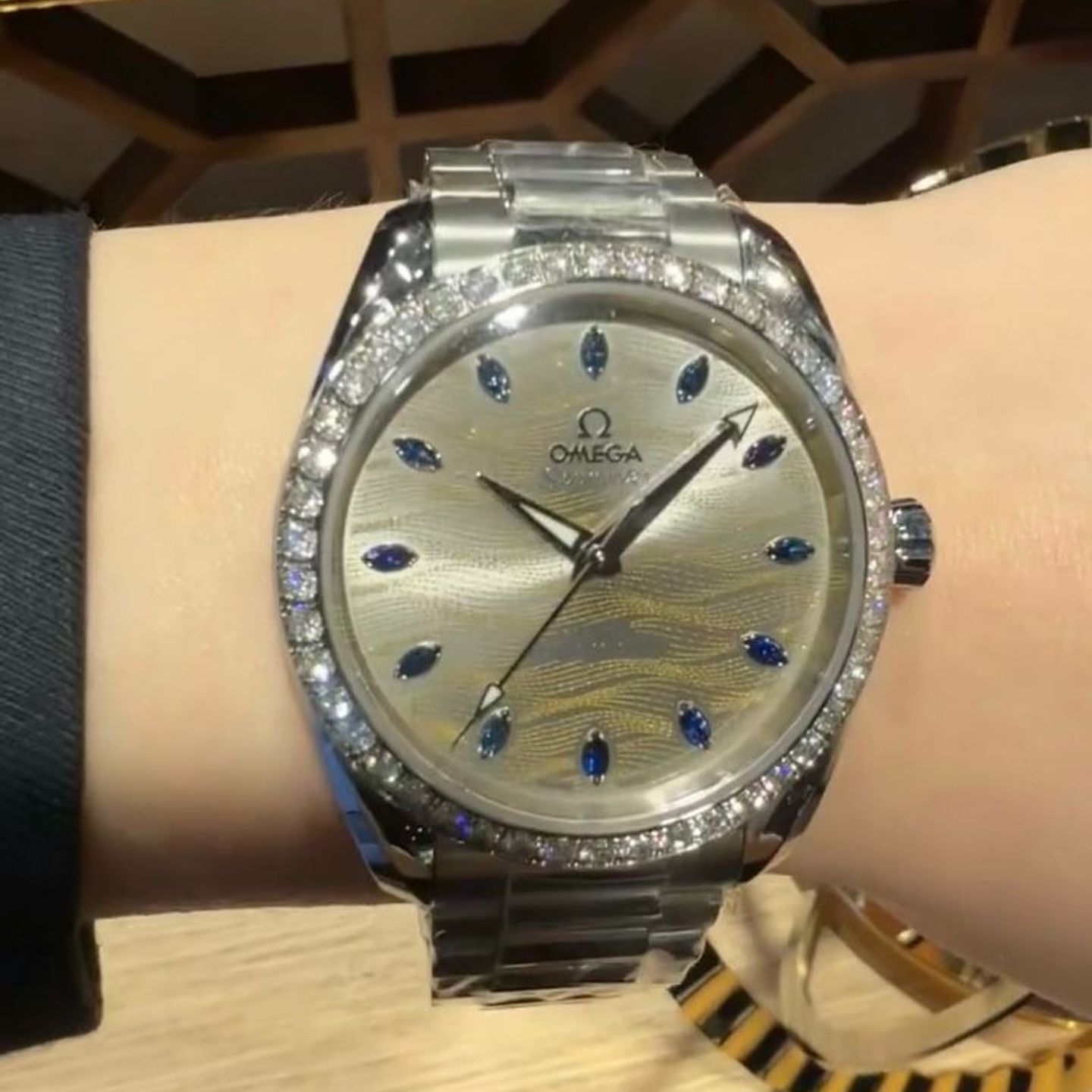 Omega Seamaster Aqua Terra 220.55.38.20.99.003 (2025) - Zilver wijzerplaat 38mm Witgoud (1/3)