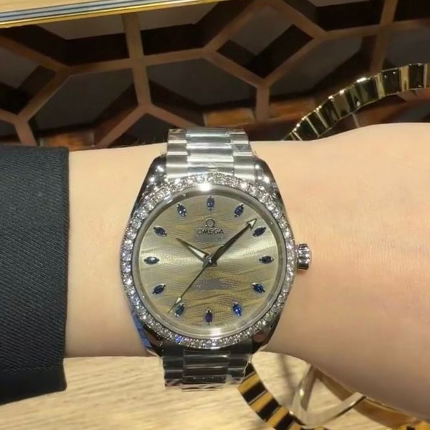 Omega Seamaster Aqua Terra 220.55.38.20.99.003 (2025) - Zilver wijzerplaat 38mm Witgoud (2/3)