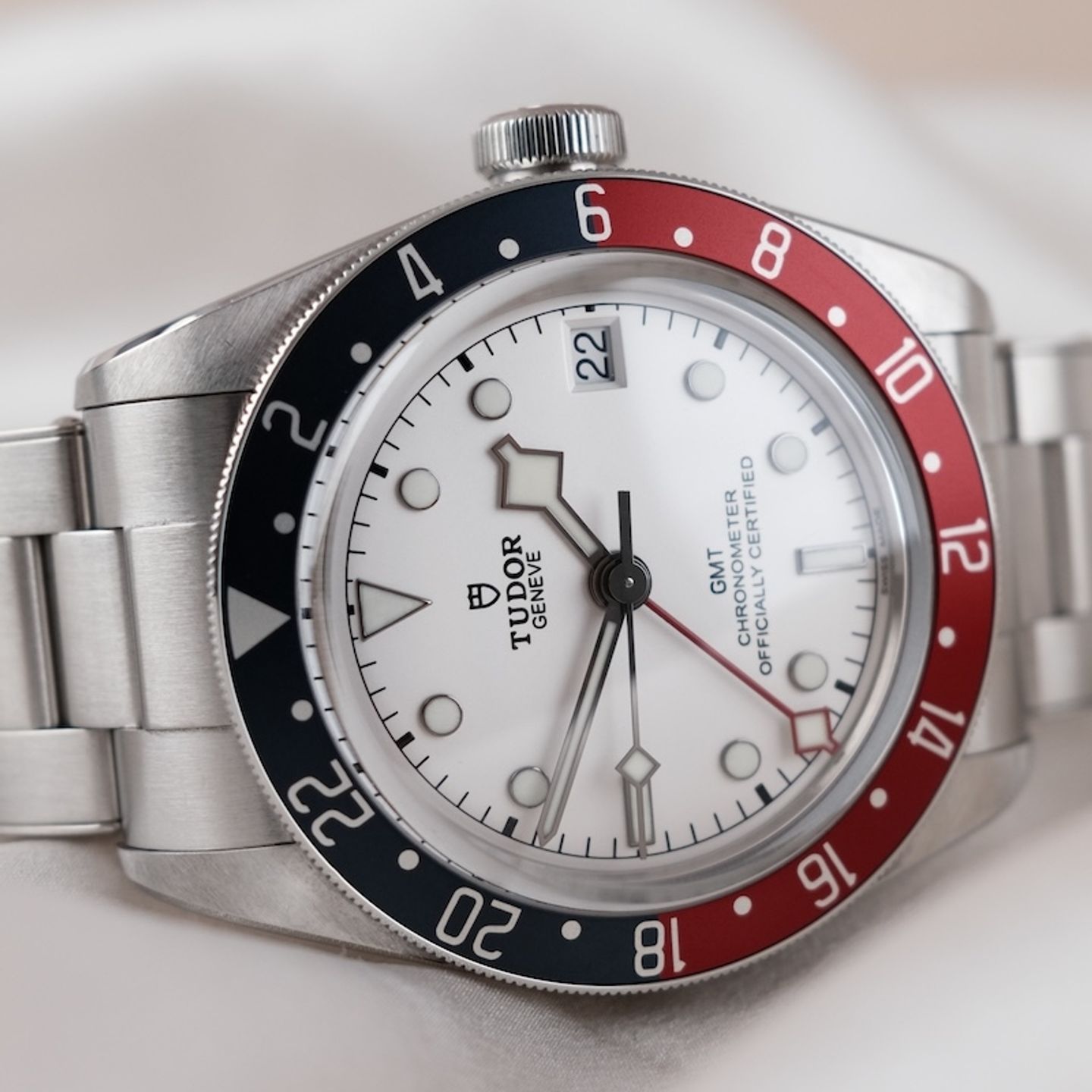 Tudor Black Bay GMT 79830RB (2024) - Black dial 41 mm Steel case (4/8)