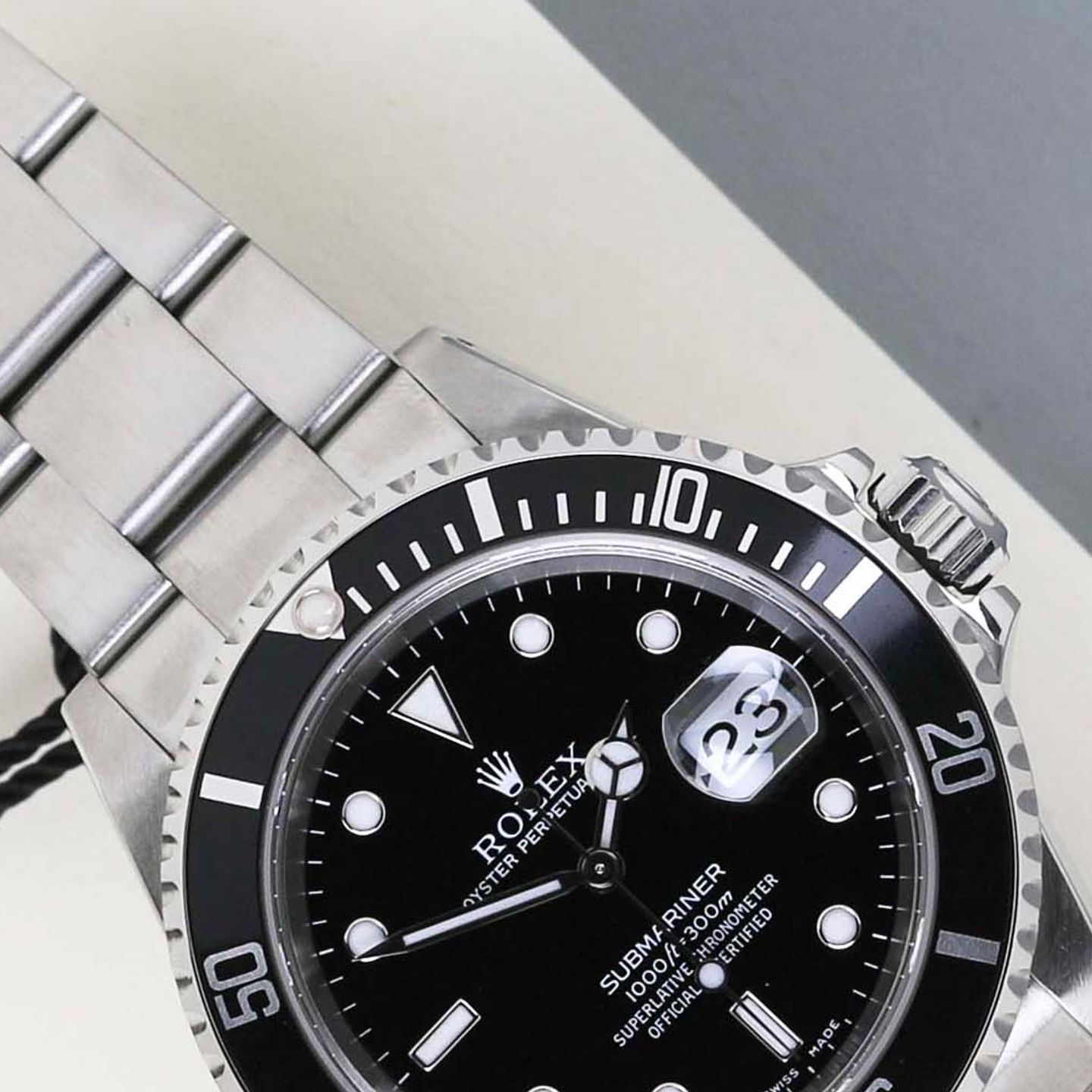 Rolex Submariner Date 16610 (2000) - Zwart wijzerplaat 40mm Staal (3/8)