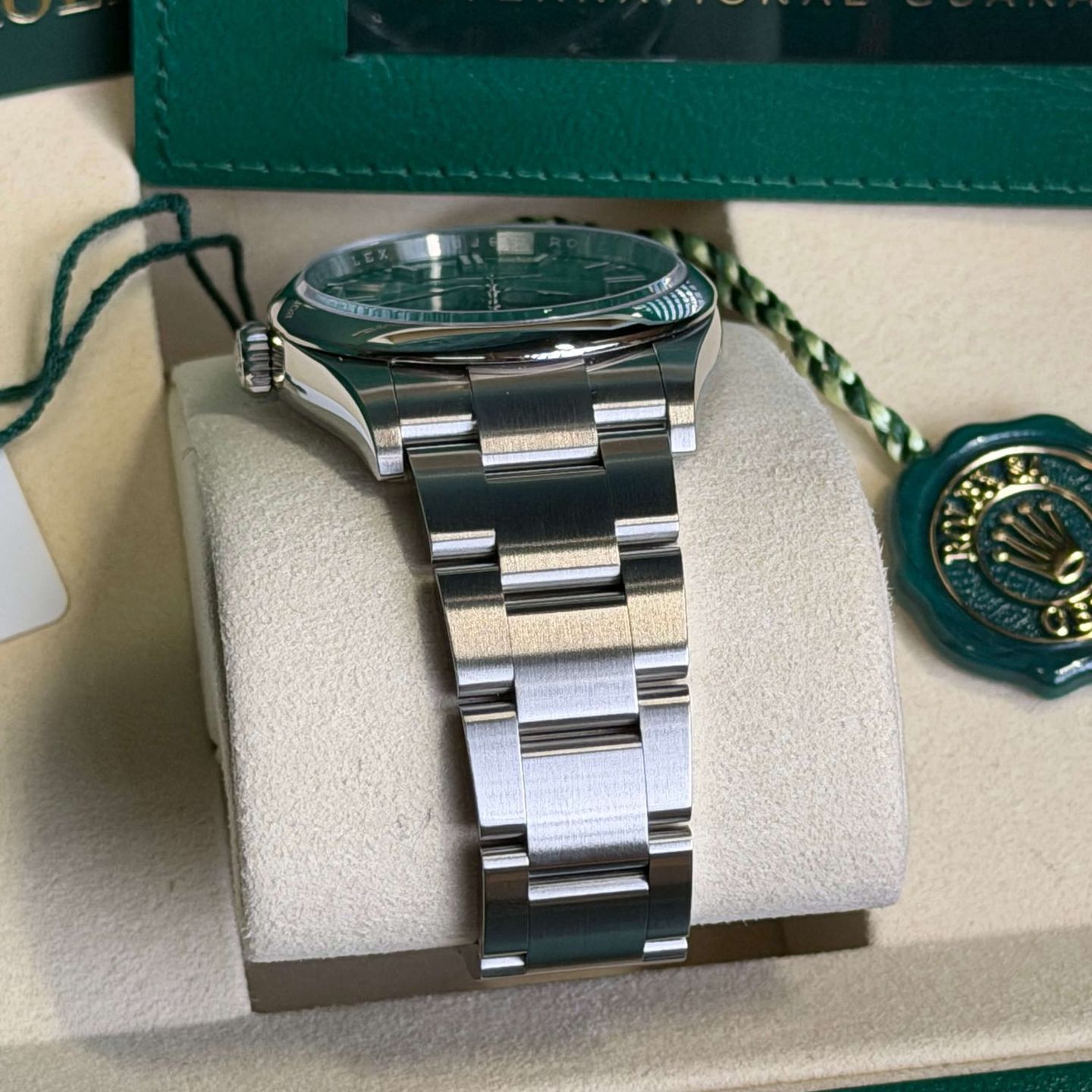 Rolex Oyster Perpetual 36 126000 - (7/8)