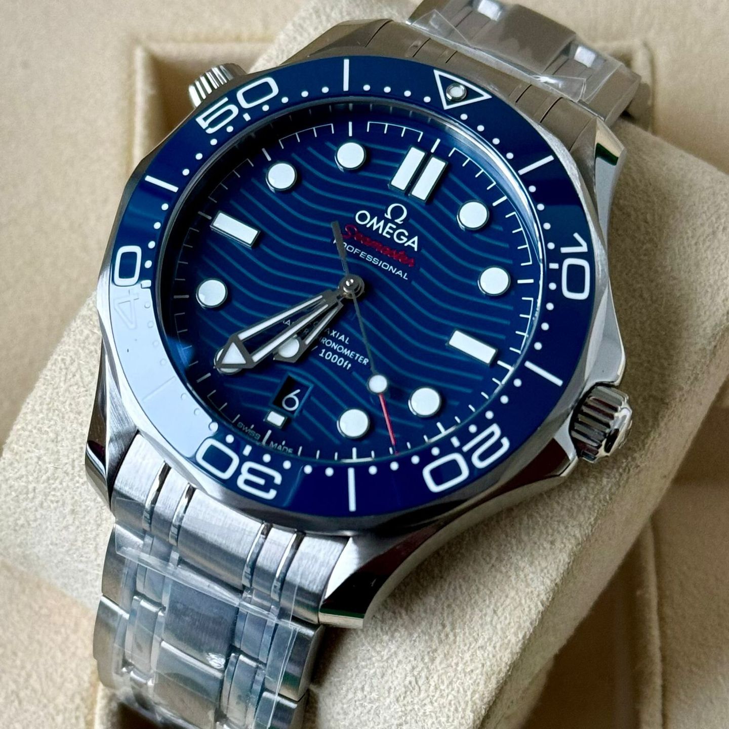 Omega Seamaster Diver 300 M 210.30.42.20.03.001 (2023) - Blue dial 42 mm Steel case (3/7)