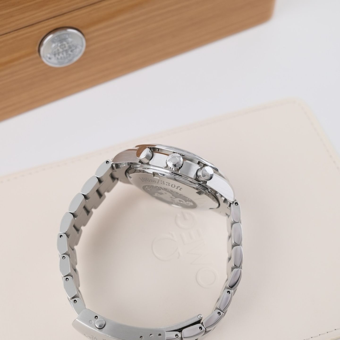 Omega Speedmaster Date 323.30.40.40.06.001 (2016) - Grey dial 40 mm Steel case (5/8)