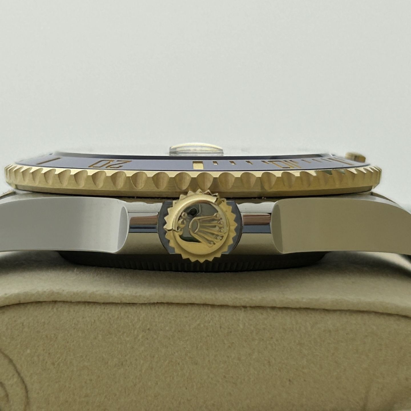 Rolex Submariner Date 126613LB (2025) - 41 mm Gold/Steel case (3/8)