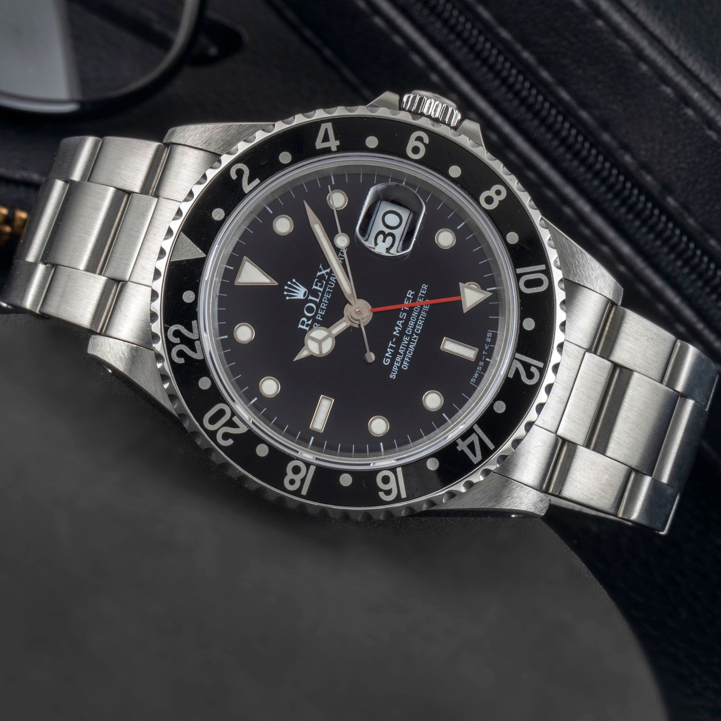 Rolex GMT-Master 16700 - (2/8)