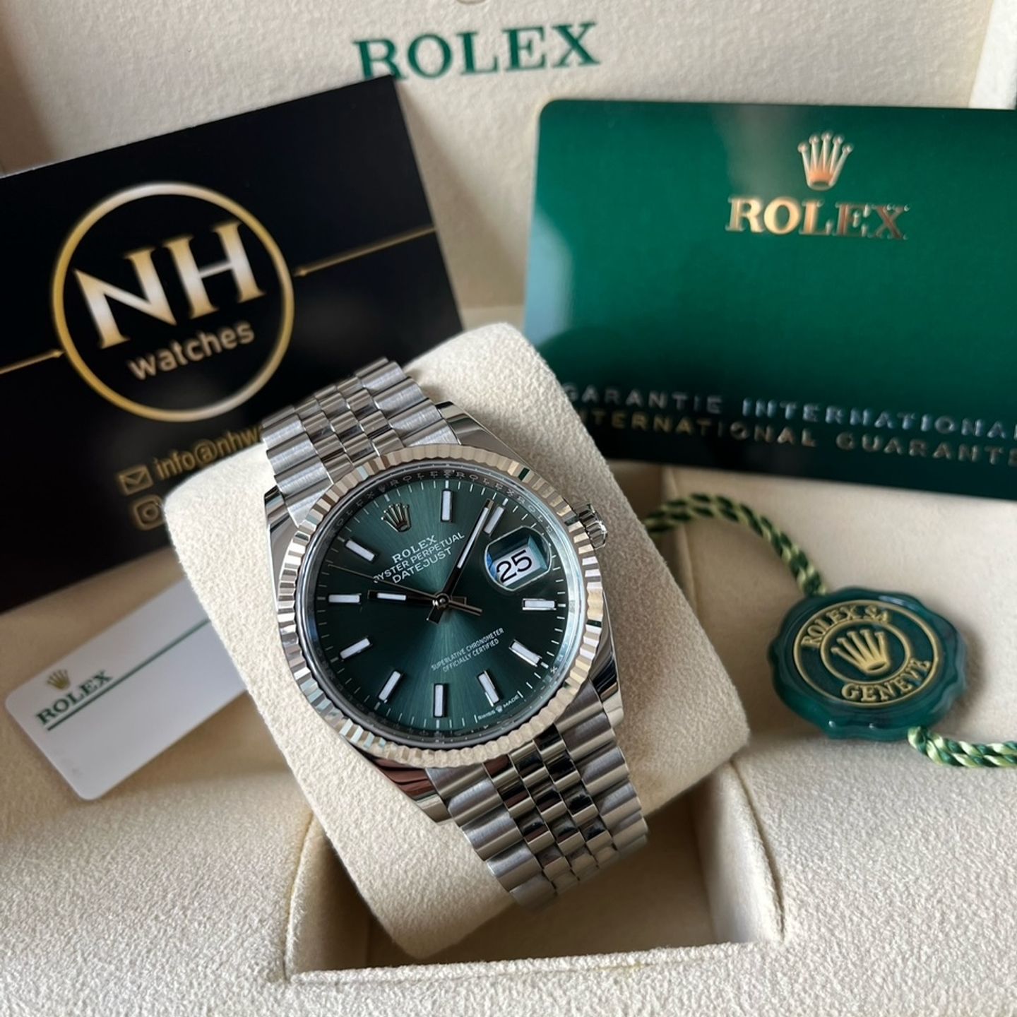 Rolex Datejust 36 126234 (2023) - Groen wijzerplaat 36mm Staal (2/8)