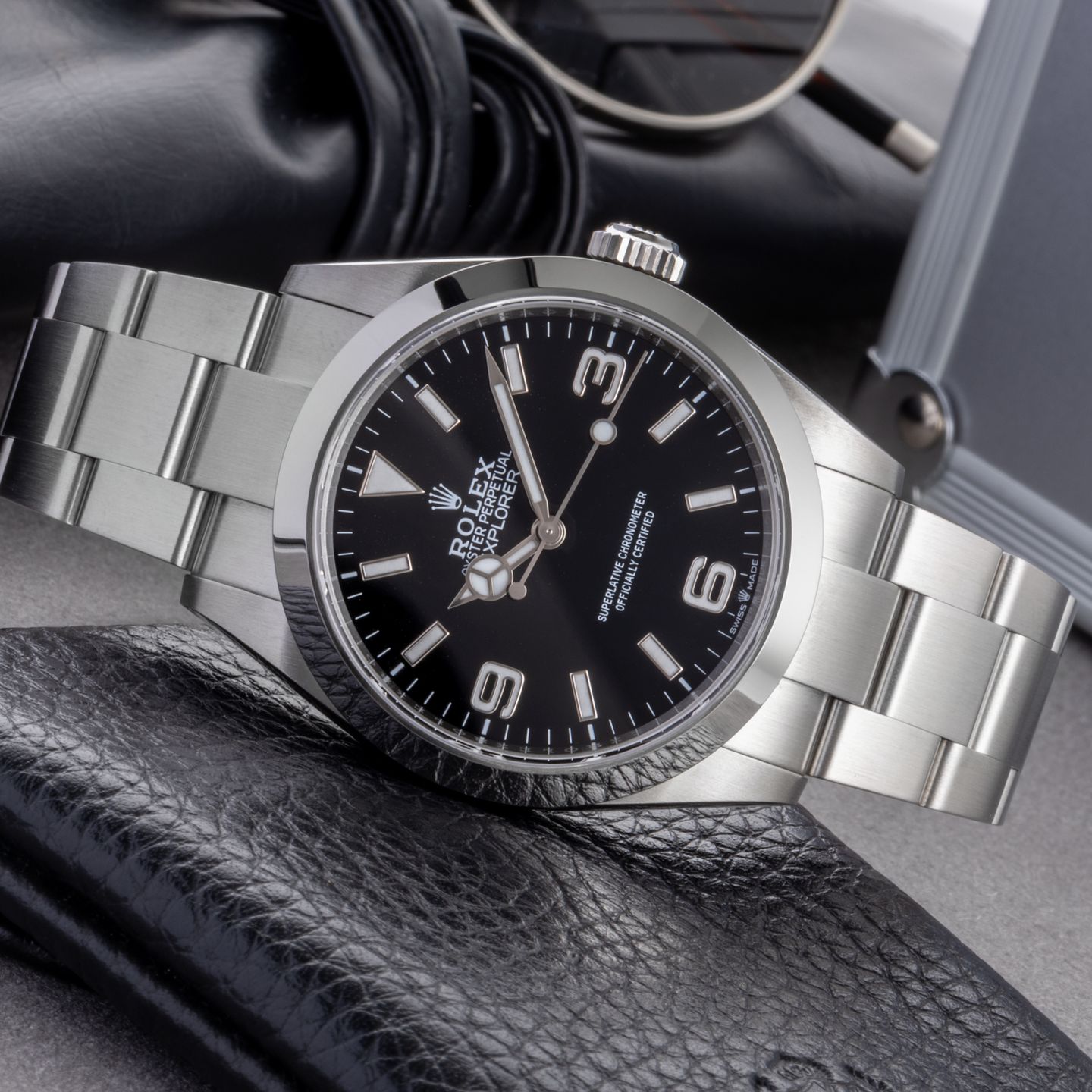 Rolex Explorer 224270 (Unknown (random serial)) - Black dial 40 mm Steel case (2/8)