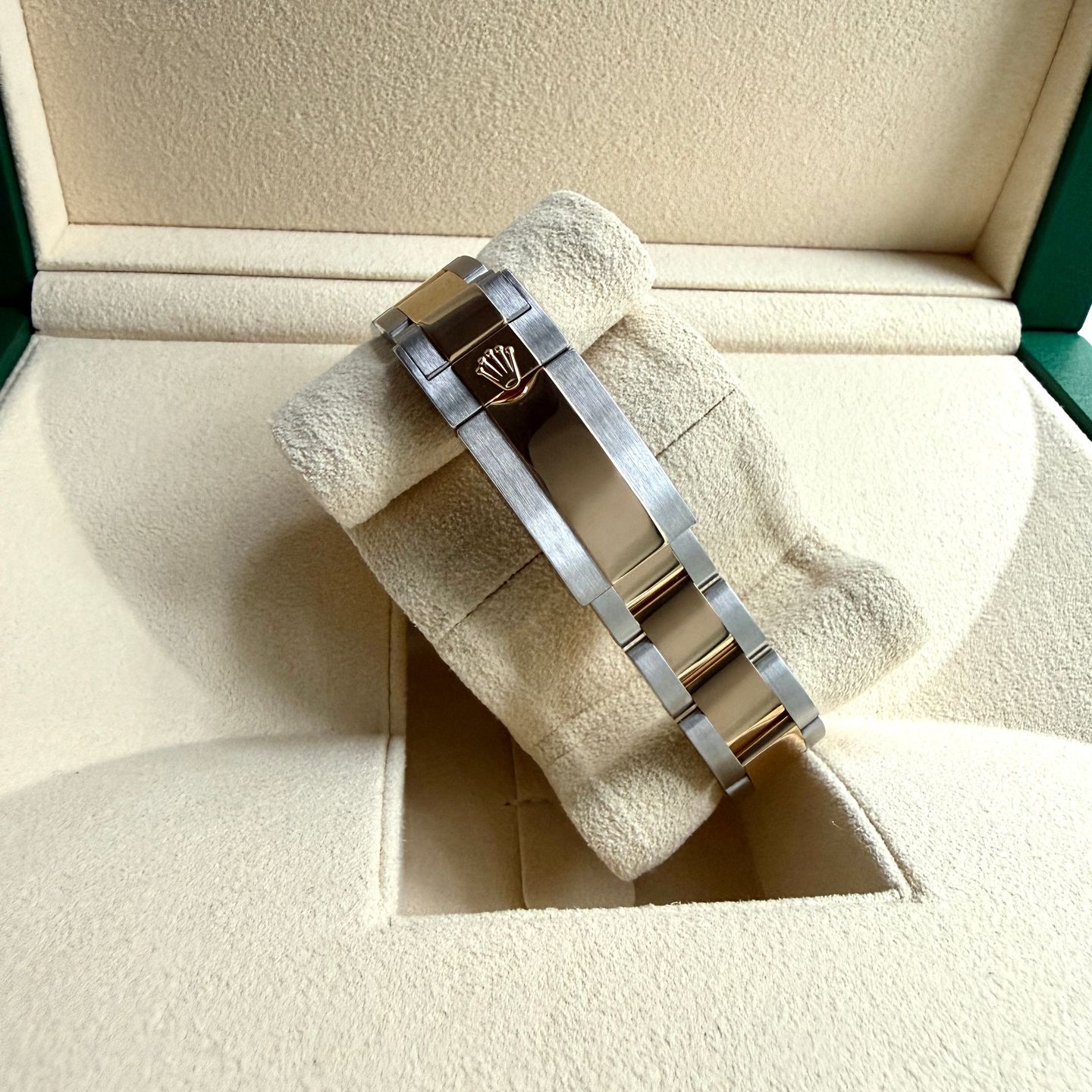 Rolex Explorer 124273 (2022) - Zwart wijzerplaat 36mm Goud/Staal (13/14)