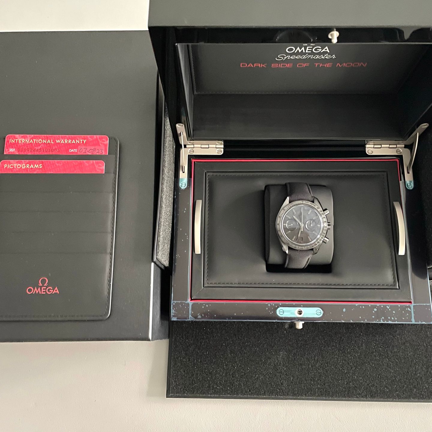 Omega Speedmaster 311.92.44.51.01.005 (2023) - Black dial 44 mm Ceramic case (2/7)