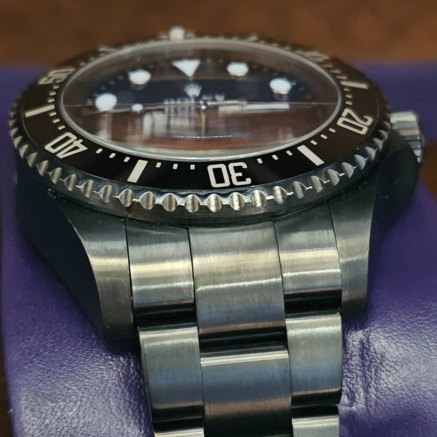 Rolex Sea-Dweller Deepsea 116660 (2009) - Black dial 44 mm Steel case (2/6)