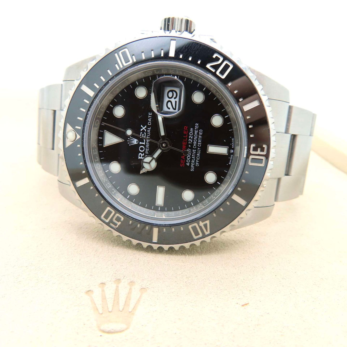 Rolex Sea-Dweller 126600 (2022) - Black dial 43 mm Steel case (6/6)